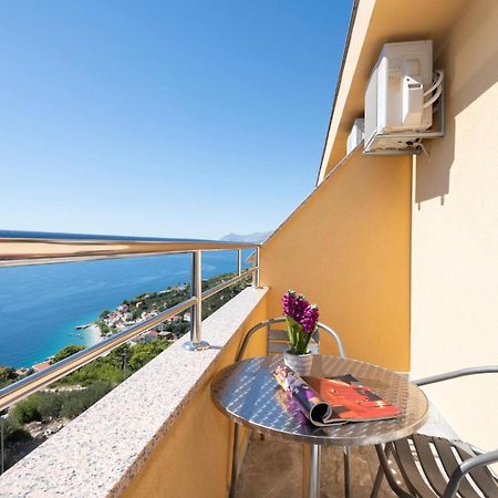 Beautiful Apartment In Krvavica With Kitchen Luaran gambar