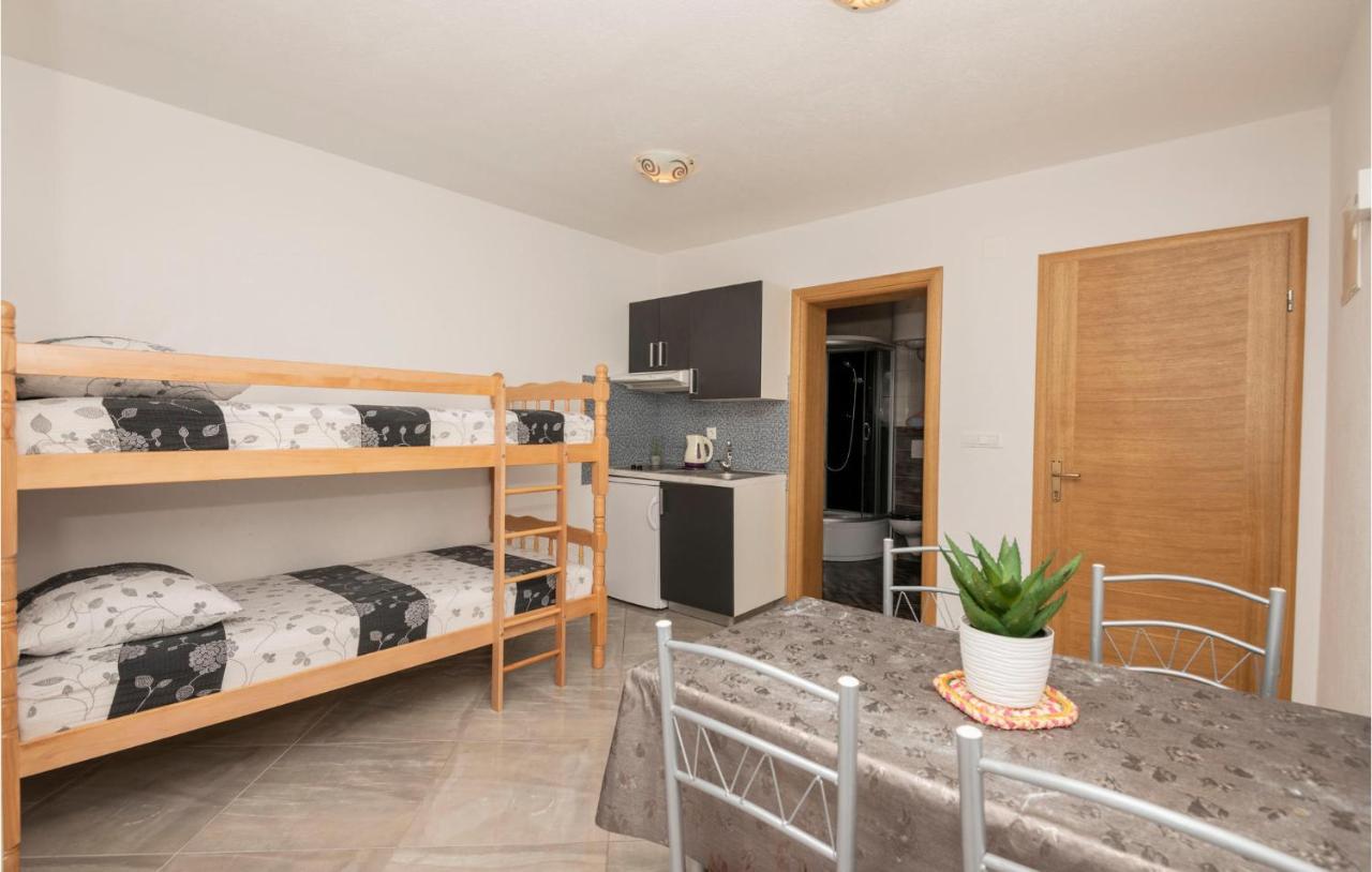 Beautiful Apartment In Krvavica With Kitchen Luaran gambar