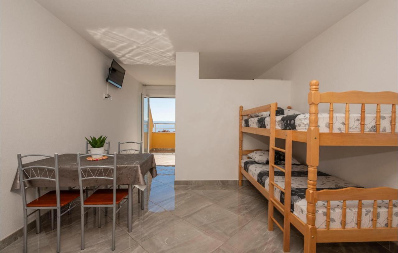 Beautiful Apartment In Krvavica With Kitchen Luaran gambar