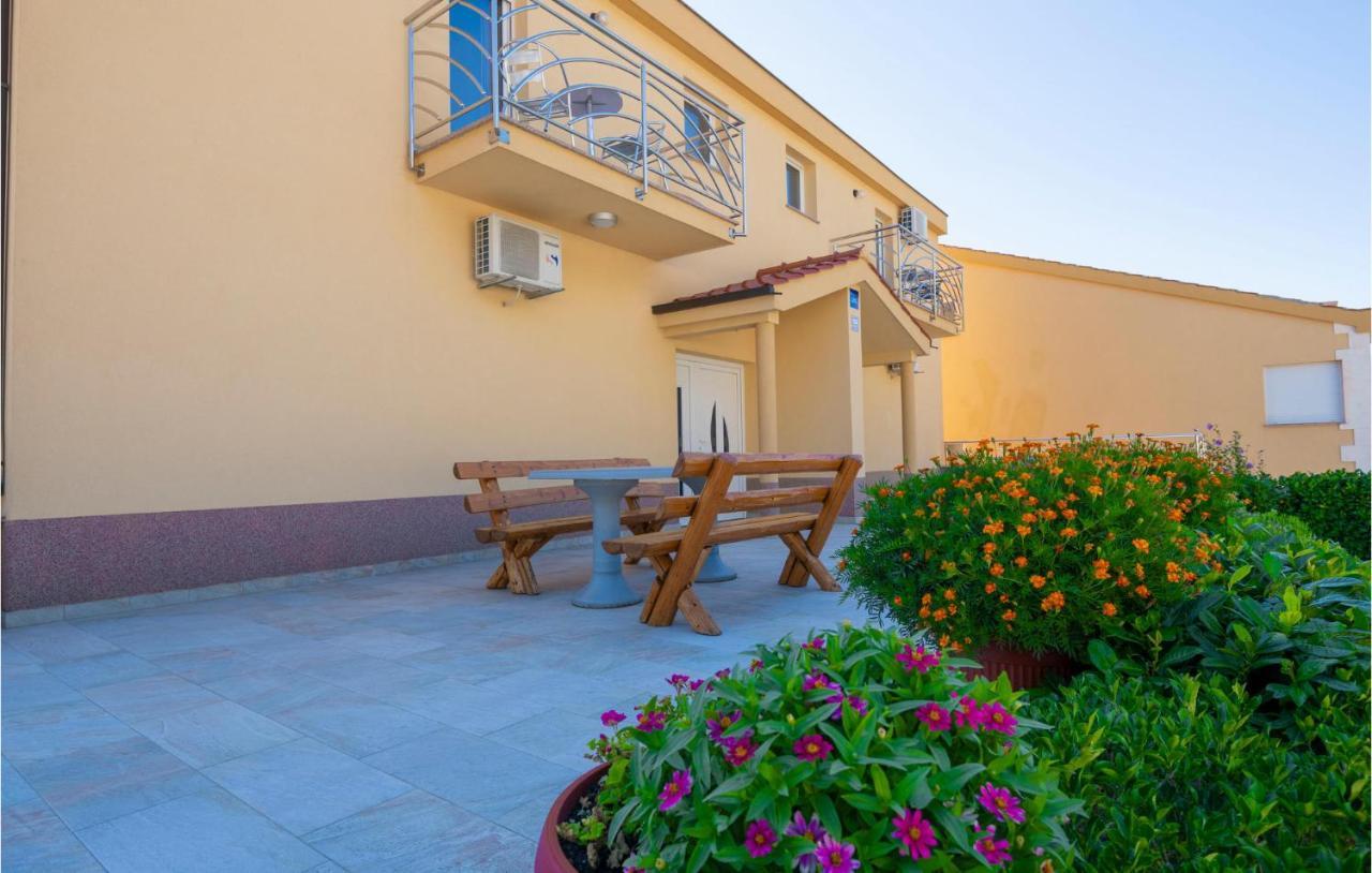 Beautiful Apartment In Krvavica With Kitchen Luaran gambar