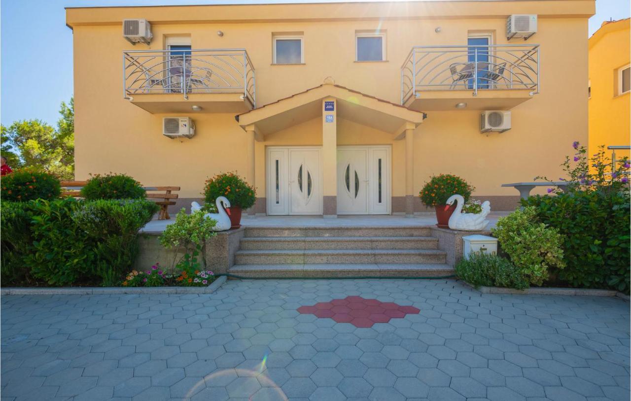 Beautiful Apartment In Krvavica With Kitchen Luaran gambar