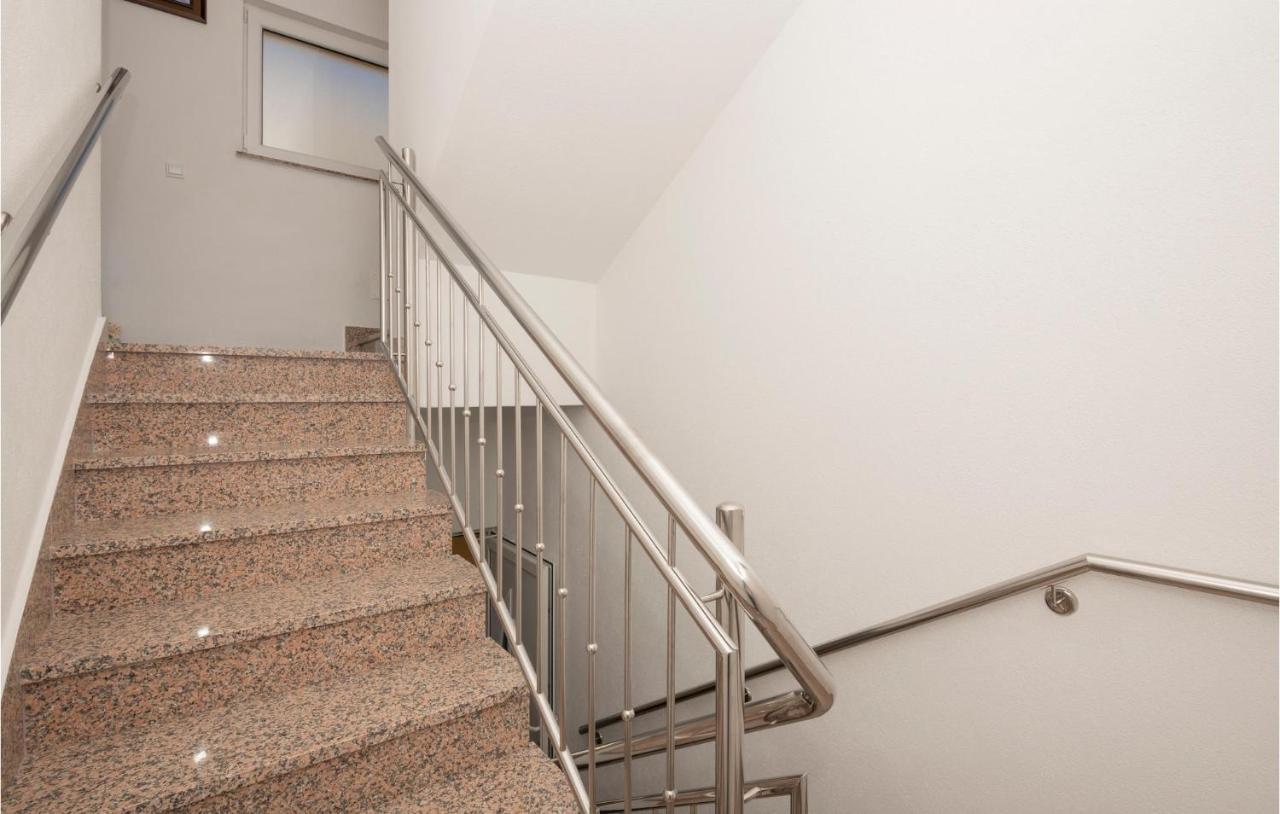 Beautiful Apartment In Krvavica With Kitchen Luaran gambar